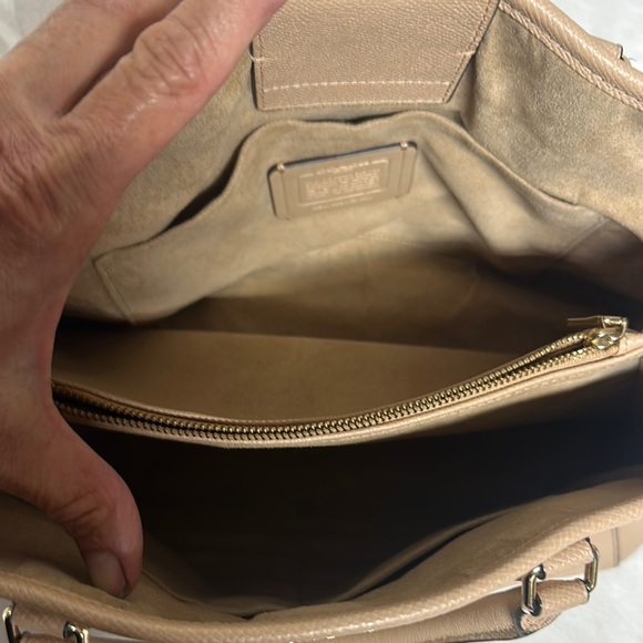 Coach Margot Carryall in Crossgrain Leather F57527  MSRP 395 - Picture 11 of 16